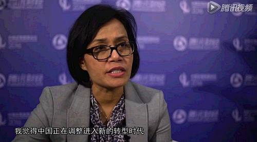 ｜點(diǎn)評(píng)｜ 她認(rèn)為，這既是中國(guó)的挑戰(zhàn)，也是中國(guó)最大的風(fēng)險(xiǎn)。關(guān)鍵在于中國(guó)是不是能夠真的推進(jìn)改革。如果可以，未來(lái)中國(guó)的經(jīng)濟(jì)會(huì)更健康，會(huì)更可持續(xù)地增長(zhǎng)。這里所指的改革，是調(diào)結(jié)構(gòu)等經(jīng)濟(jì)層面的改革。